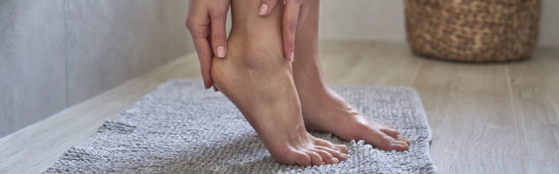 Itchy feet: signs, causes and solutions